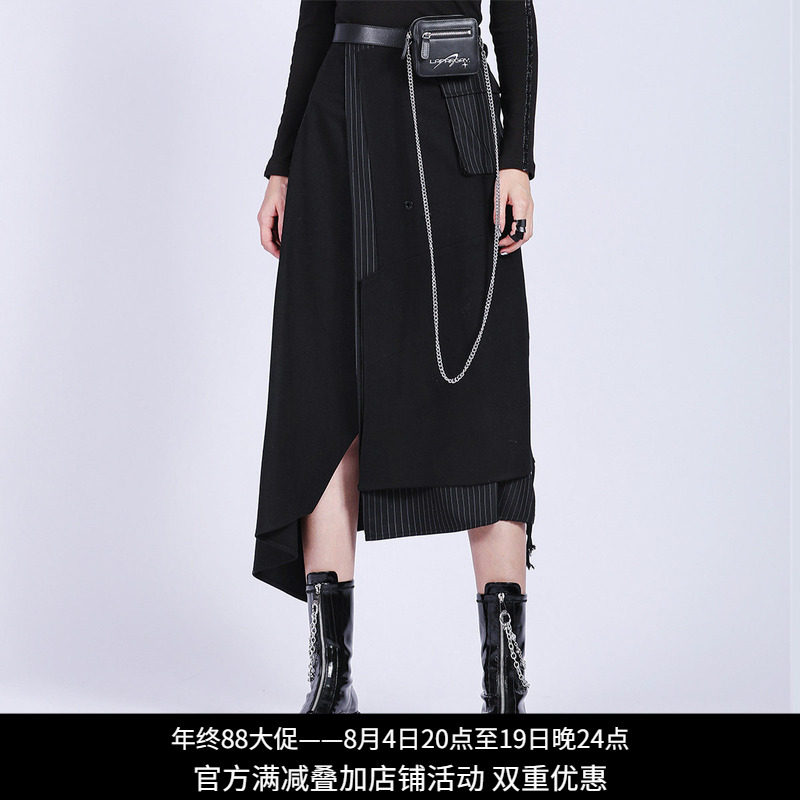 纳帕佳暗黑风不对称拼接工装裙