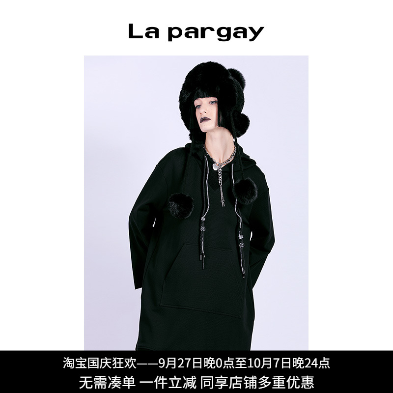 黑色裙子超大A型绣花卫衣连衣裙