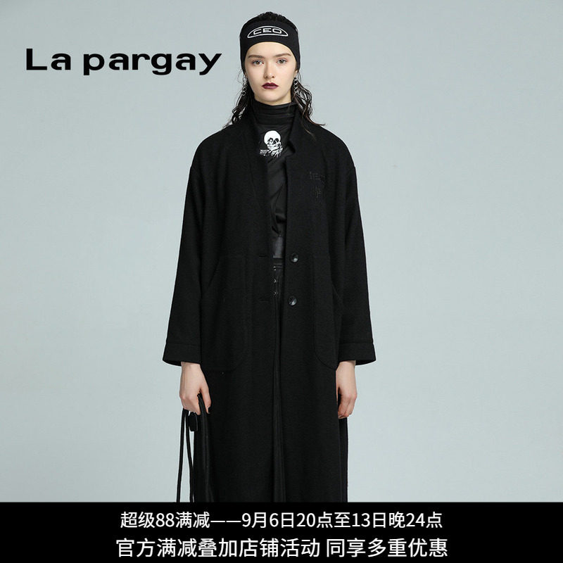 Lapargay纳帕佳2023秋冬新款女装黑色长袖中长款针织大衣风衣外套