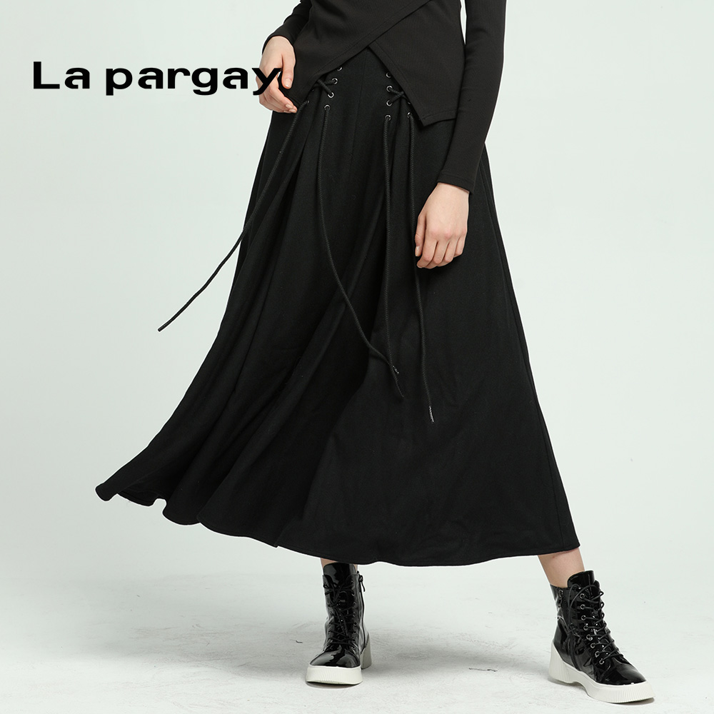 黑色印花中长款半身裙Lapargay