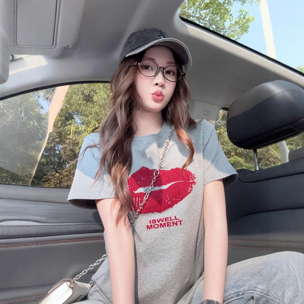 嘴唇印花修身短袖女t恤夏季新款设计感修身显瘦百搭半袖衫上衣潮