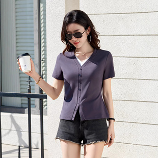 2026年假两件V领t恤女早春新款洋气减龄打底衫短袖针织340