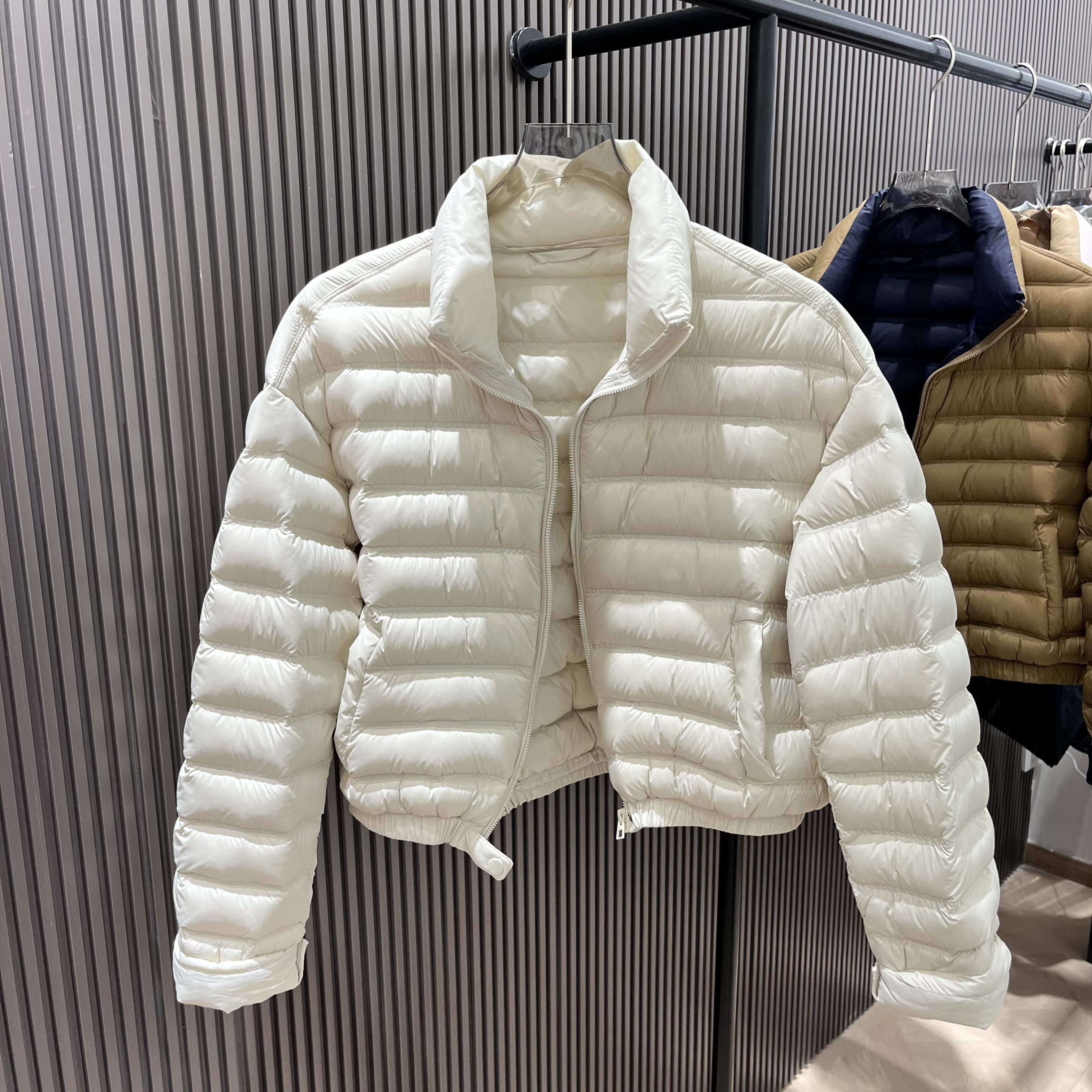 2025冬季韩版新款90白鸭绒羽绒服女短款立领撞色排骨款双面拼色潮