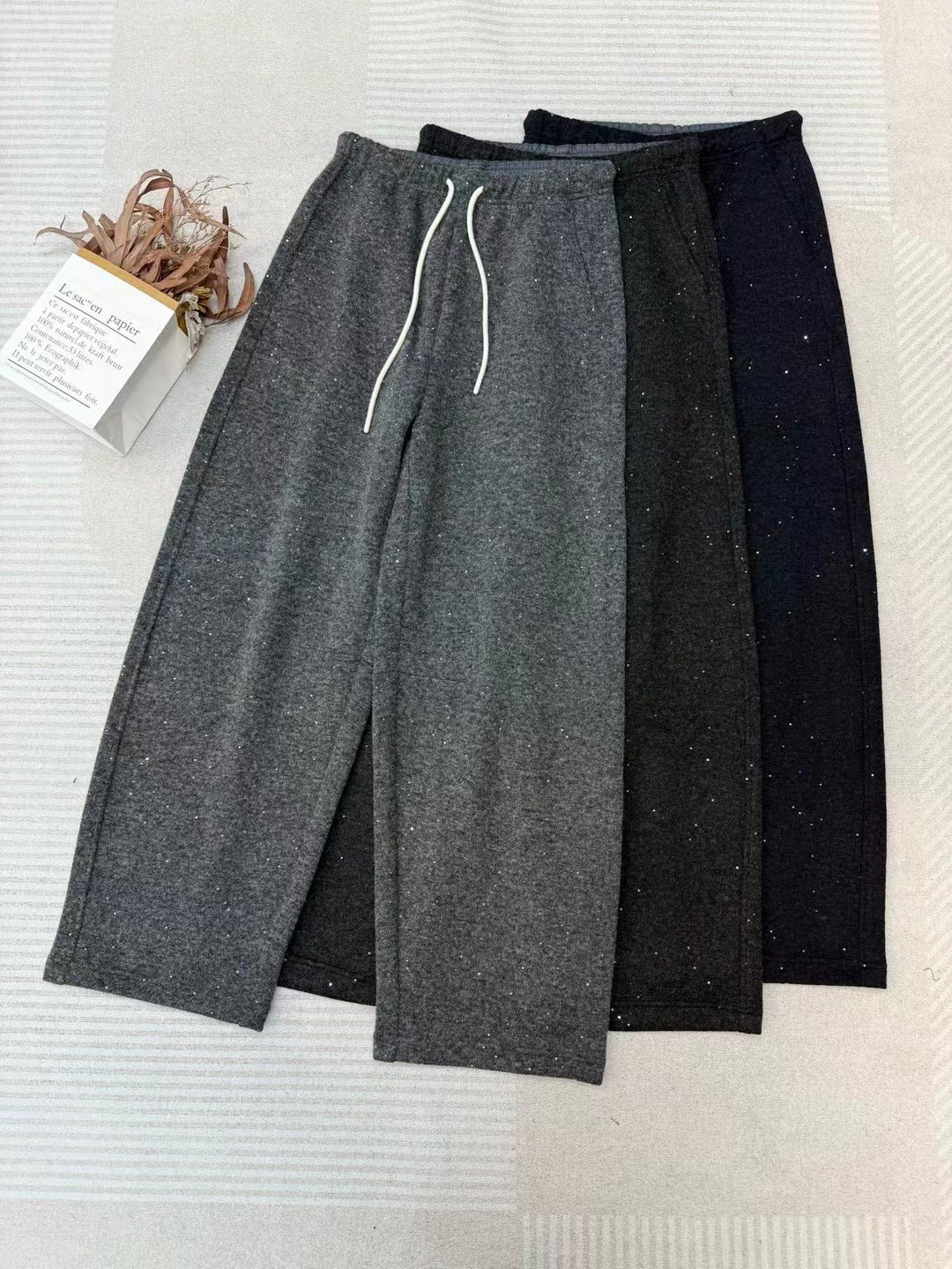 强推梨形姐妹~假胯宽闭入！高腰弹力抽绳卫裤冬季珠片弯刀羊毛裤