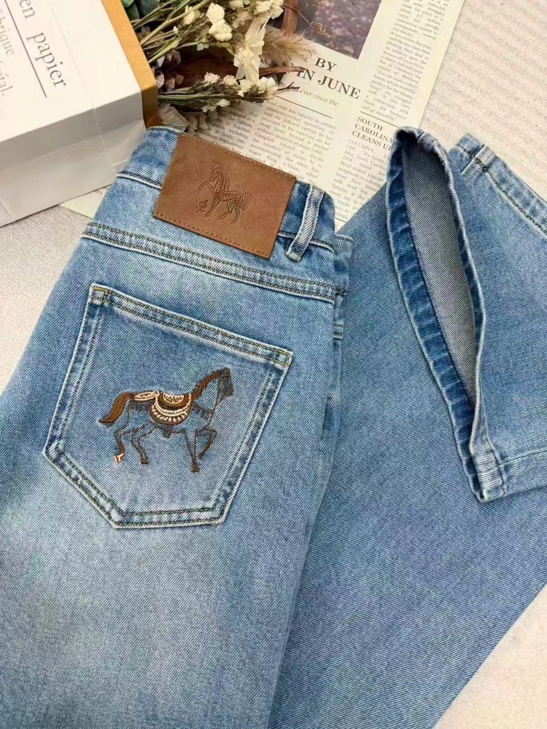 新年款小马刺绣の26早春 视觉显瘦 博主美腿感直筒弹力休闲牛仔裤,女装/女士精品,皮裤,淘宝优惠券,粉丝福利购,淘宝优惠卷