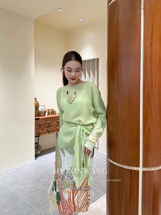 5色 法式复古立裁收腰系带不对称斜摆长袖衬衫润莹质感铜氨丝上衣