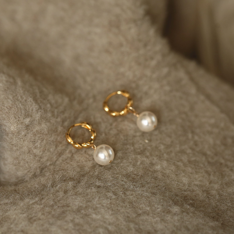 花朵造型精致法式施华洛耳圈