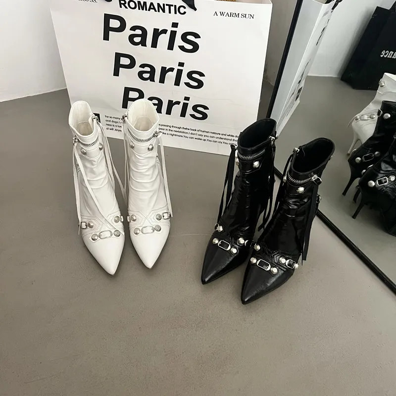 尖头细跟高跟鞋短靴子