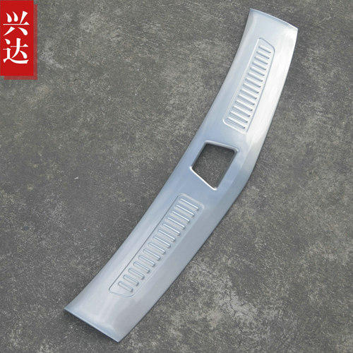 适用于2016-18款凯迪拉克XT5专用不锈钢后备箱踏板 XT5内置后护板