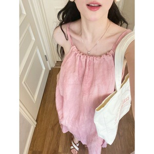 小仙女粉色吊带连衣裙夏季新款海边度假兜风宽松显瘦沙滩裙大摆裙