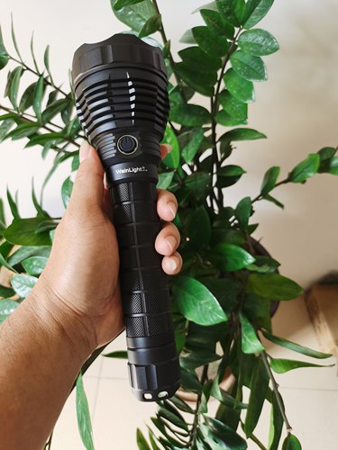 大功率手电筒北斗光强光