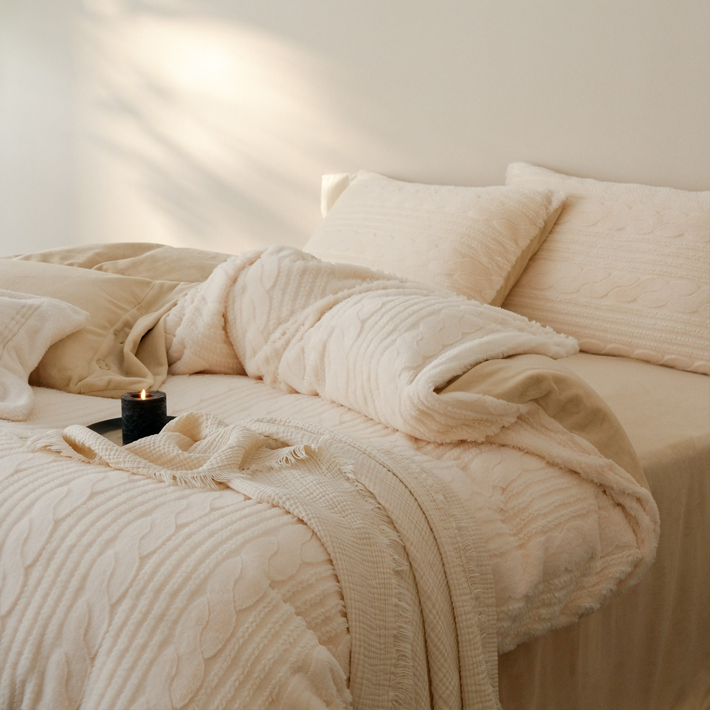 治愈的爱｜温柔奶白色加厚兔毛雕花绒四件套1.8米冬天保暖牛奶绒