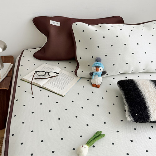 ins博主简约凉感冰丝席三件套