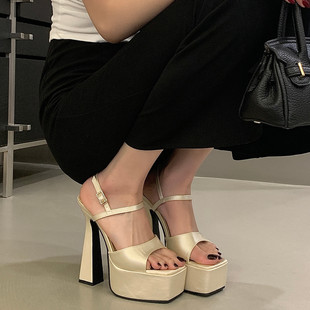 夜店防水台厚底水钻扣带模特走秀女鞋 15CM粗跟超高跟鞋 恨天高凉鞋