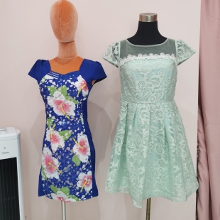 实体店下来瘕次处理淺绿色加宝蓝色连衣裙两条勾丝缺吊牌折扣女装