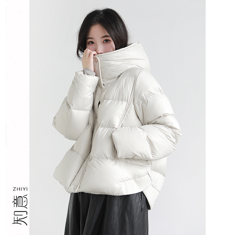 简约软糯超轻连帽90白鸭绒羽绒服