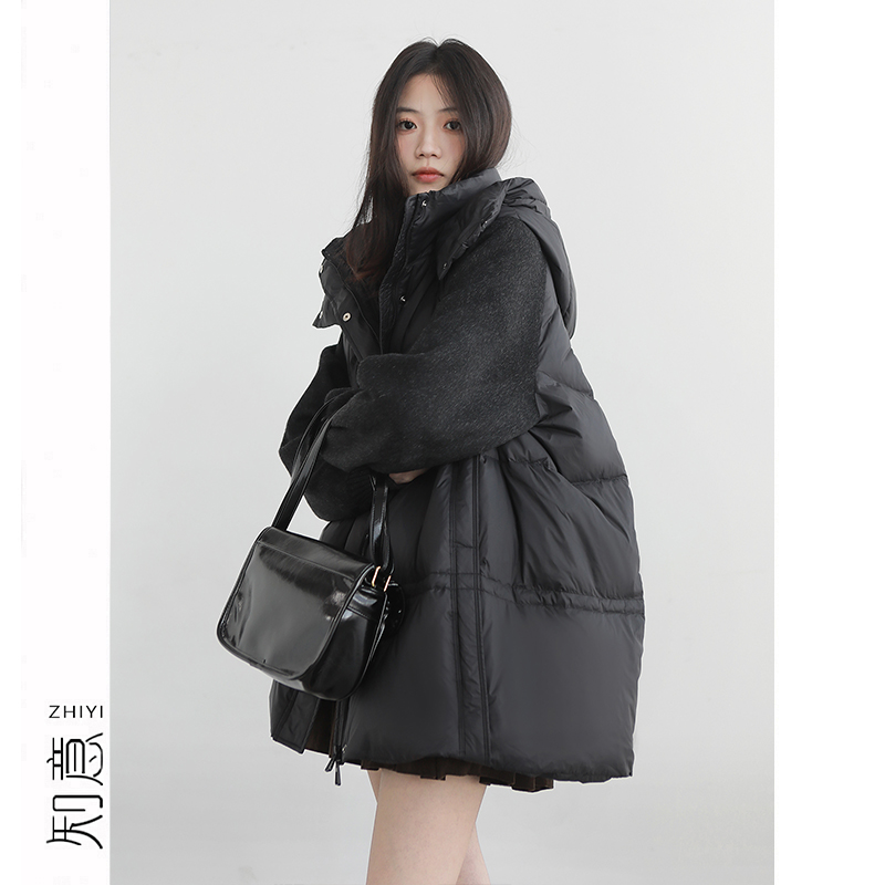 简约中长款连帽显瘦羽绒服