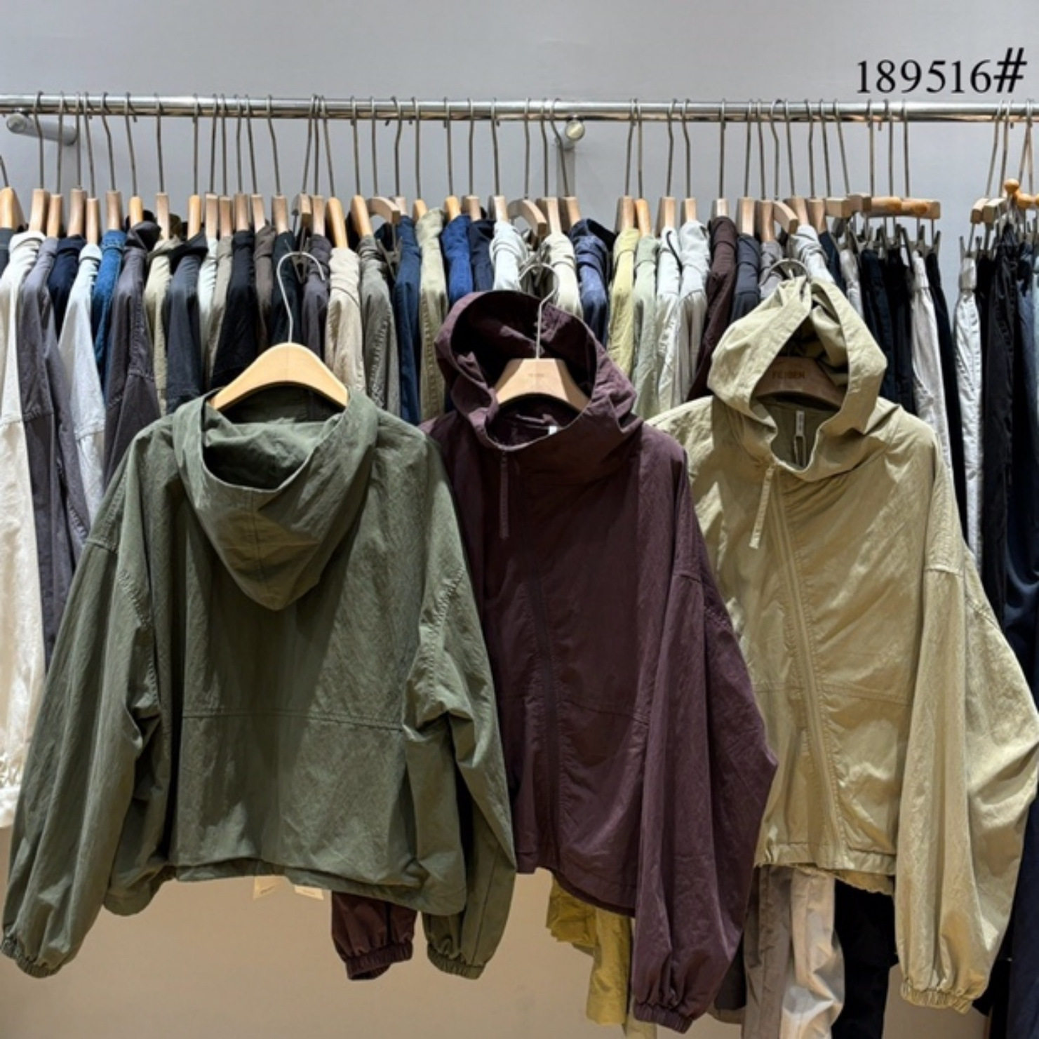 非本女装189516秋季简单潮流宽松大码胖mm休闲百搭设计感连帽外套