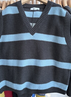 小王家19319冬女V领针织条纹背心韩版宽松大码胖mm叠穿慵懒风马甲