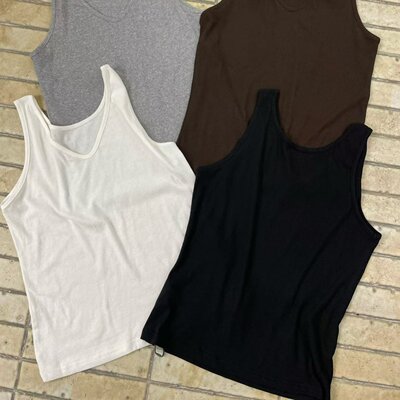 胖mm慵懒休闲风百搭简约V领背心
