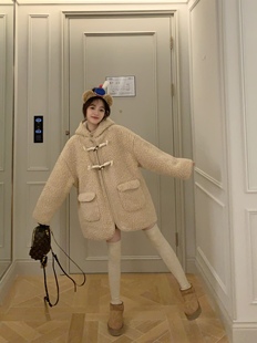 软糯羊羔毛奶茶色可爱乖巧加绒保暖牛角扣外套女 BLUE在逃公主