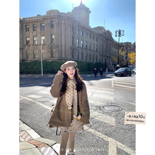 翻领羊羔毛斗篷外套女波点围巾半身裙秋冬套装 松茶可可 BLUE