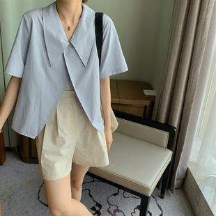 饭小队 婴儿蓝上衣女夏季宽松可爱清爽凉快开叉斗篷型短袖小衬衫