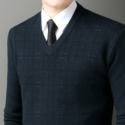 高级感羊毛衫男款冬季中老年爸爸V领针织衫高端鸡心领毛衣男厚款