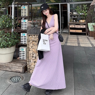 紫色格子v领吊带连衣裙女夏季 法式 收腰显瘦气质海边度假风a字长裙