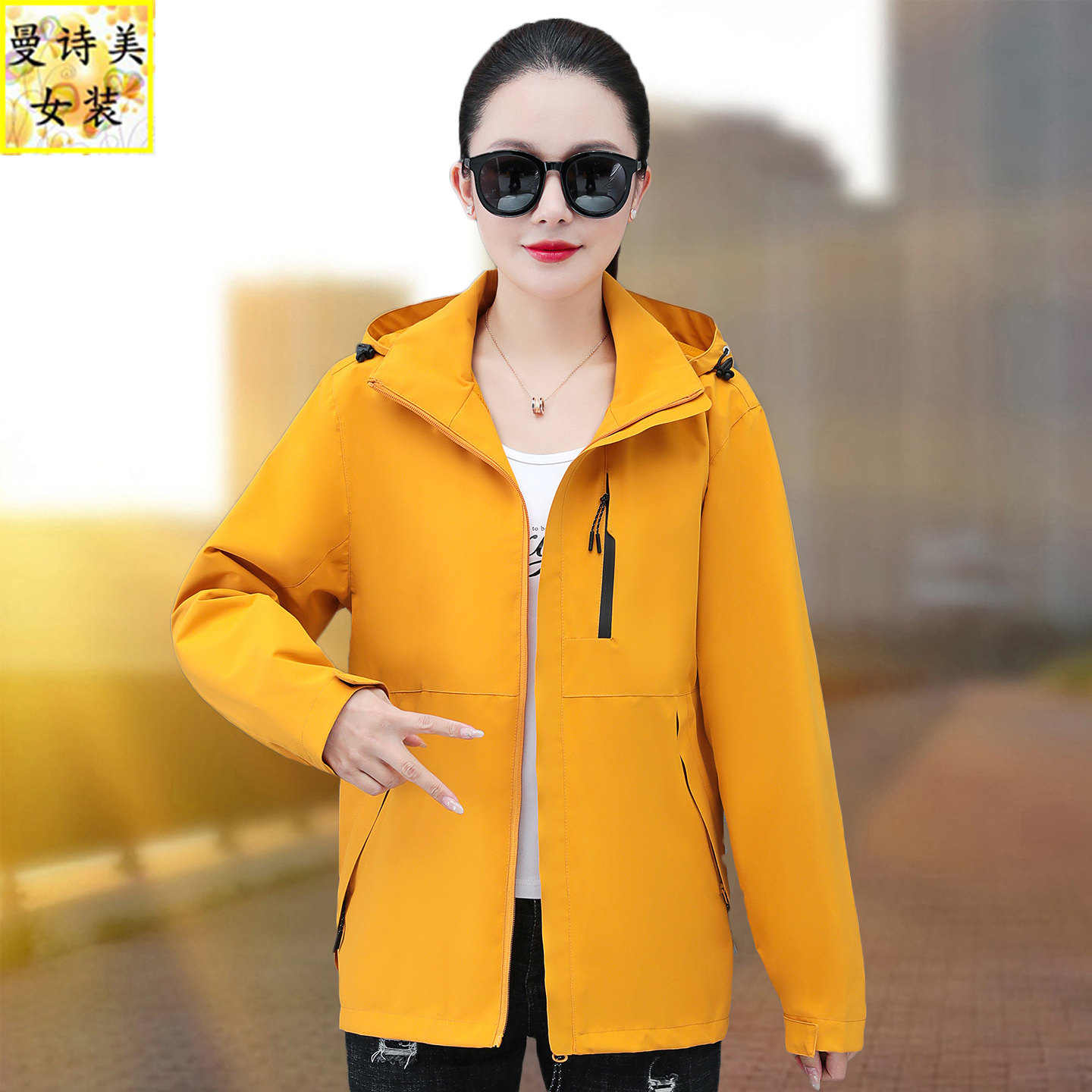 户外软壳冲锋衣外套女春秋季2026新款宽松大码小个子运动休闲上衣