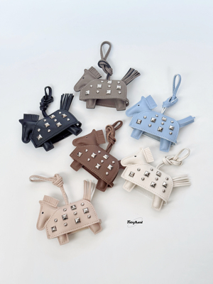 “金戈铁马”铆钉皮革小马挂件战马包包挂饰新年马年包挂流苏精致