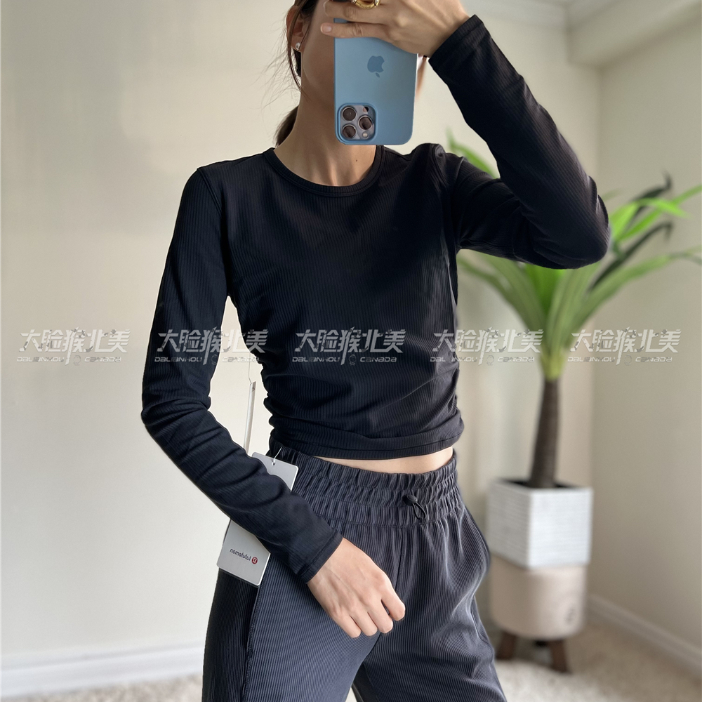 lululemon瑜伽休闲修身舒适短袖