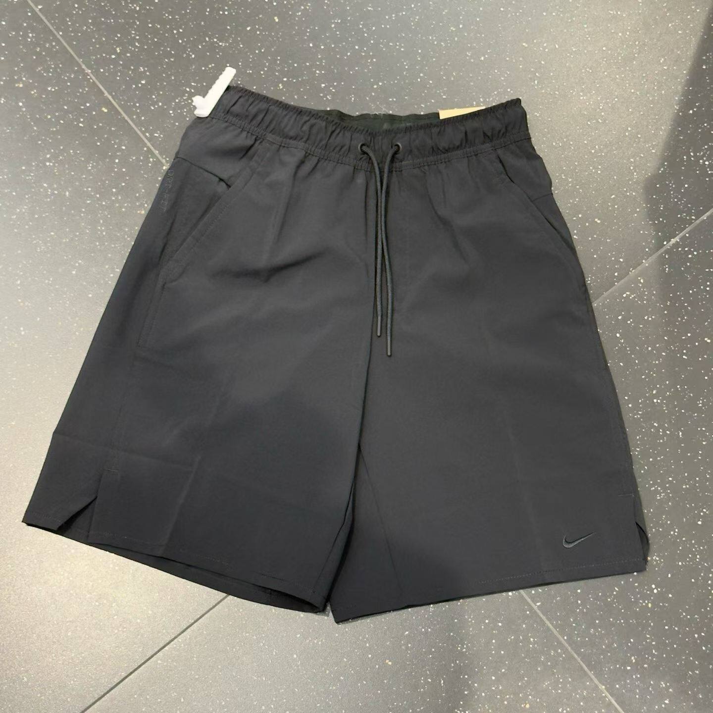 Nike/耐克 男子夏季运动跑步训练休闲速干透气弹性五分短裤DV9331
