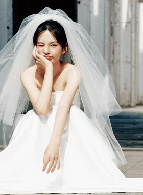 新娘主婚纱头纱蓬蓬纱婚纱拍照道具结婚高级感短款领证登记求婚白