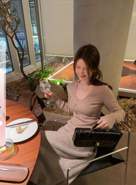 IUIU阿晶家 波浪边V领坑条长袖针织衫女春季软糯修身打底上衣