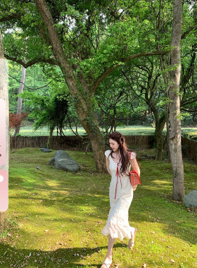 IUIU阿晶家 法式连衣裙女2025夏季新款精致修身时尚中长款无袖裙