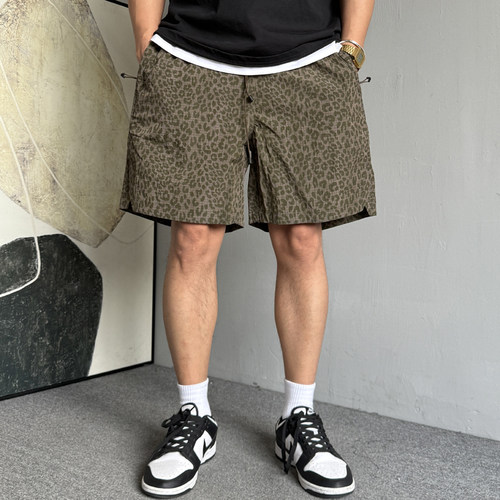 户外速干豹纹运动短裤男宽松