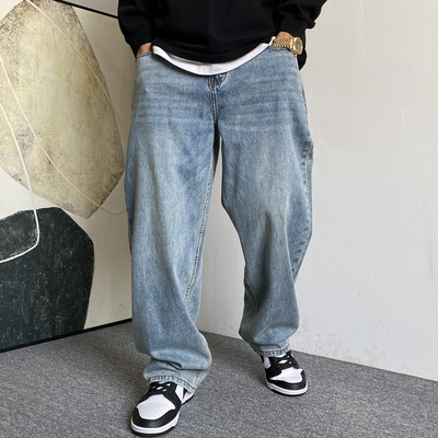水洗复古浅蓝色牛仔裤男直筒