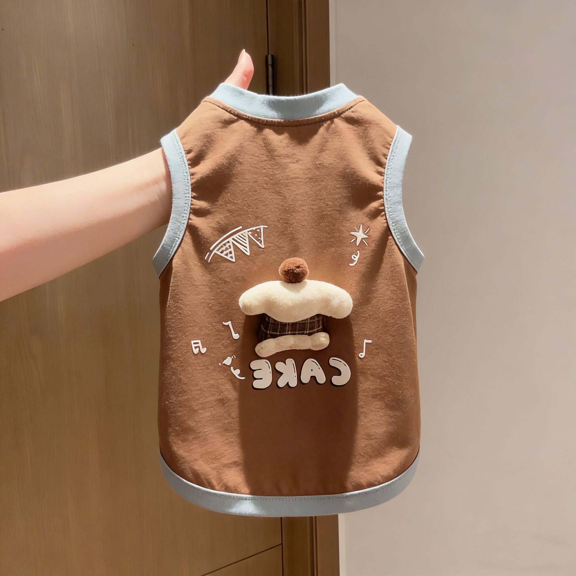 宠物狗狗衣服春夏薄款透气立体焦糖蛋糕背心中型犬柯基法斗巴哥图片
