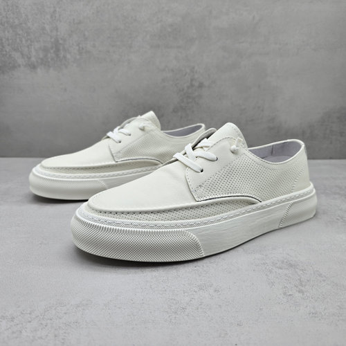 男鞋春季2026新款真皮打孔日系潮流百搭休闲鞋透气小白鞋简约板鞋