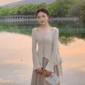 宫廷风设计感复古喇叭袖开衫清冷风禅意驼色半裙淑女风新中式套装