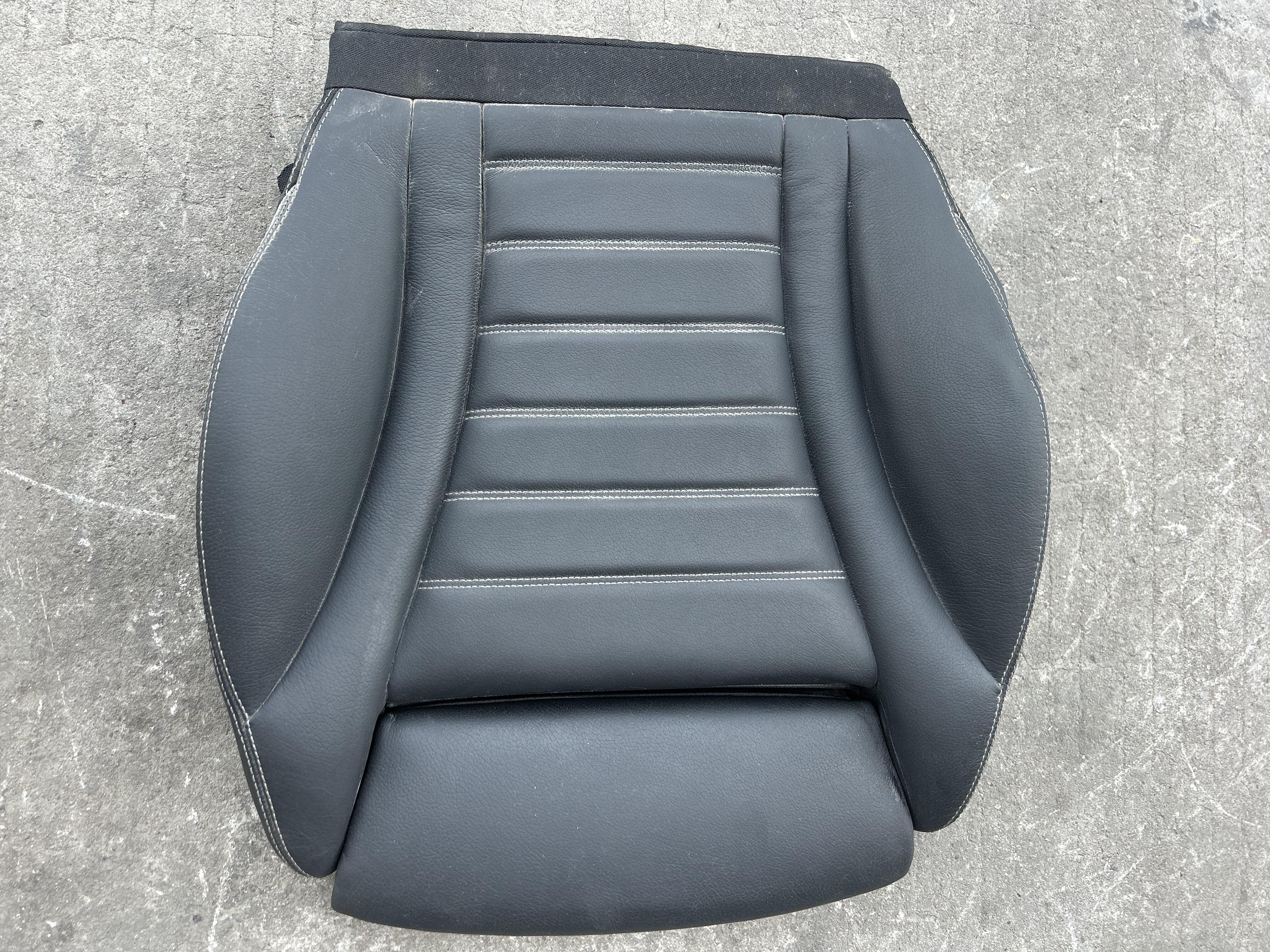 适用奔驰C180 C200 C260 C300 C63GLC43座椅坐垫坐垫皮套真皮座椅