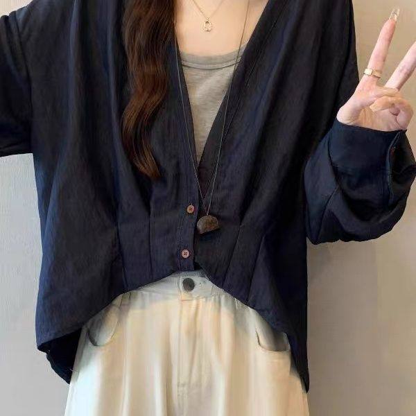 大码法式V领假两件长袖衬衫女装早秋胖mm显瘦慵懒松弛感新款上衣