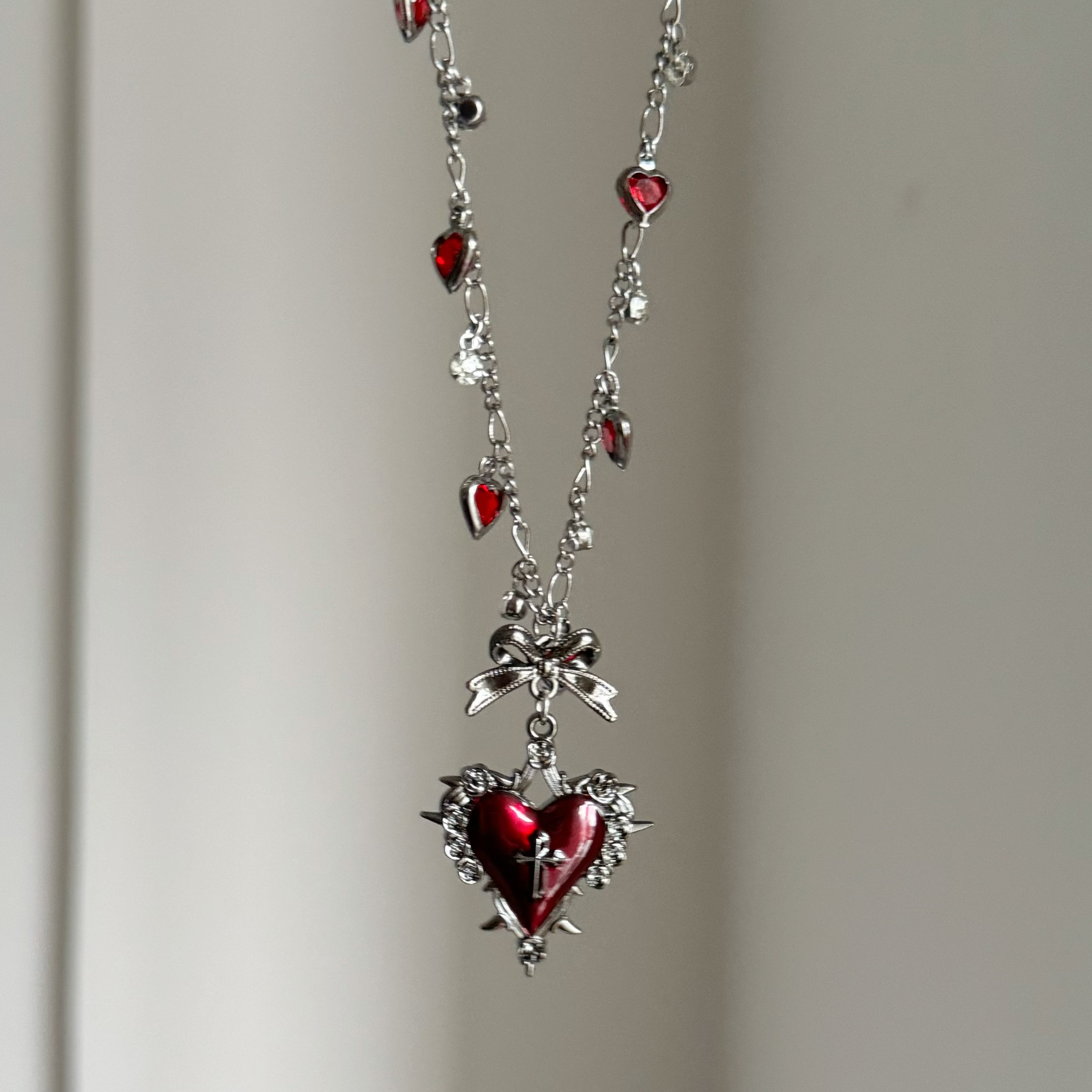 暗黑哥特朋克蝴蝶结爱心十字架红黑项链小众辣妹y2k甜酷复古ins风