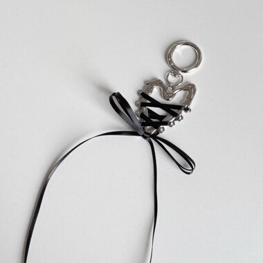 日韩ins黑色丝带蝴蝶结爱心包挂件挂饰小众y2k复古钥匙扣甜酷痛包