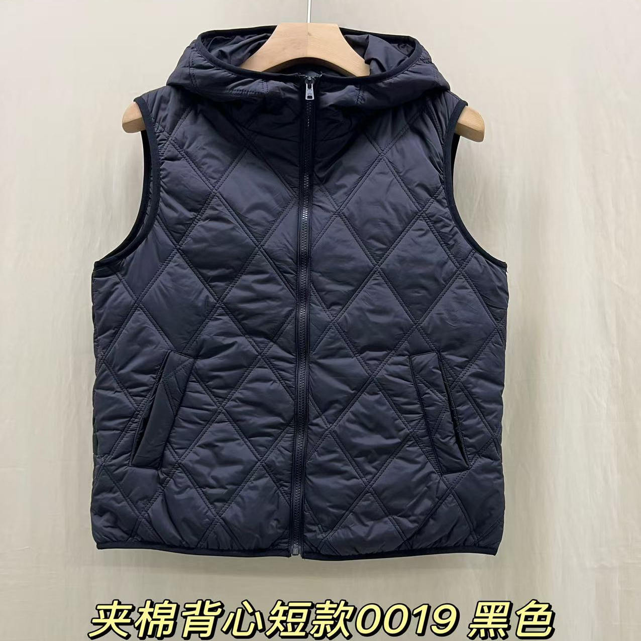 0019格纹薄棉黑色连帽马甲背心香港LC大码女装胖妹遮肚方便显瘦