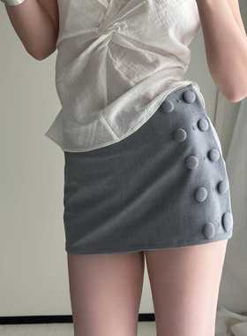 LOOSINGWHITE设计师品牌2025春夏新品女裙短裙扣饰低腰洋气灰裙裤