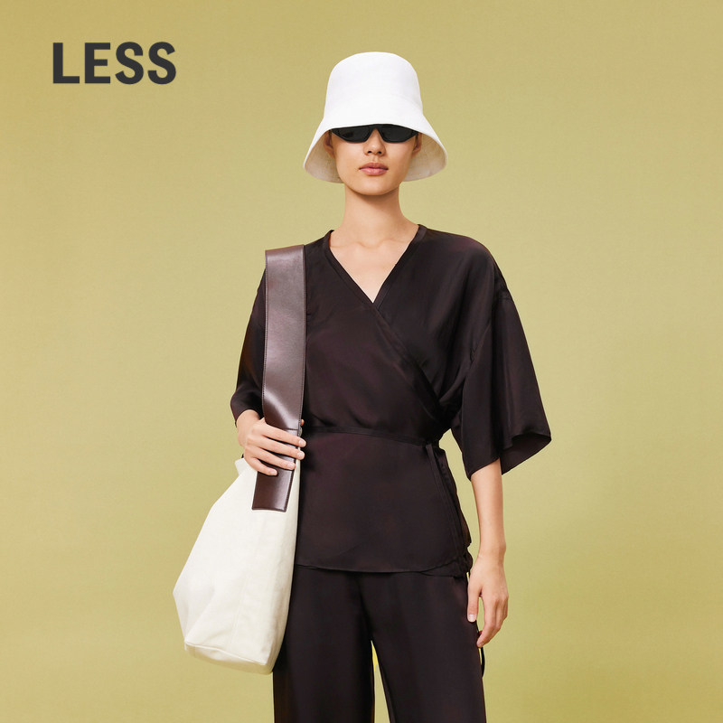 【0压系列】LESS宽松中式前交叠铜氨上衣女休闲V领衬衫2O52