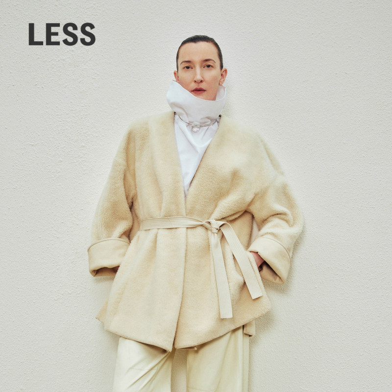 LESS冬季皮草外套女无领宽松正反两穿系带皮毛一体上衣2O0A1