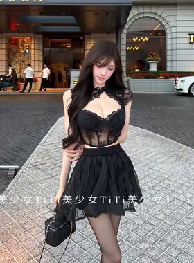纯欲风镂空露胸修身短款鱼骨上衣